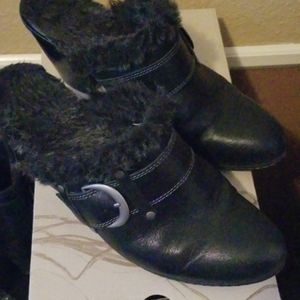 NWT Born BOC Black Leather Mules Sz 11
